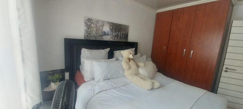 2 Bedroom Property for Sale in Dawn Park Gauteng