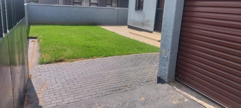 2 Bedroom Property for Sale in Vosloorus Gauteng
