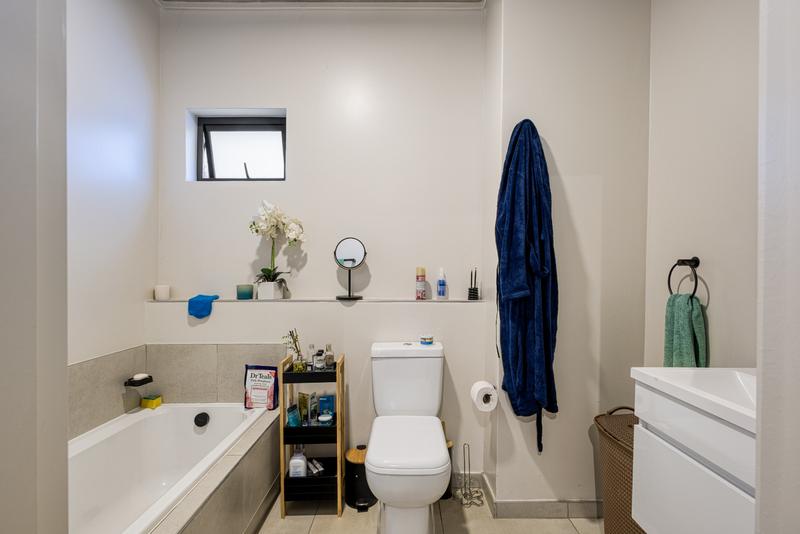 2 Bedroom Property for Sale in Waverley Gauteng