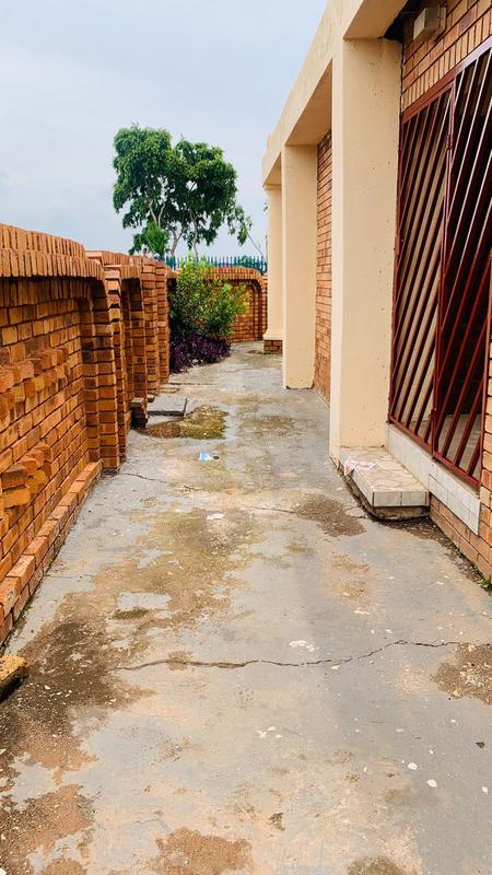 3 Bedroom Property for Sale in Protea North Gauteng