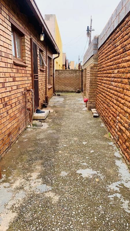 3 Bedroom Property for Sale in Protea North Gauteng