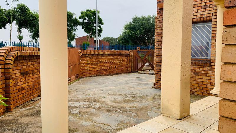 3 Bedroom Property for Sale in Protea North Gauteng