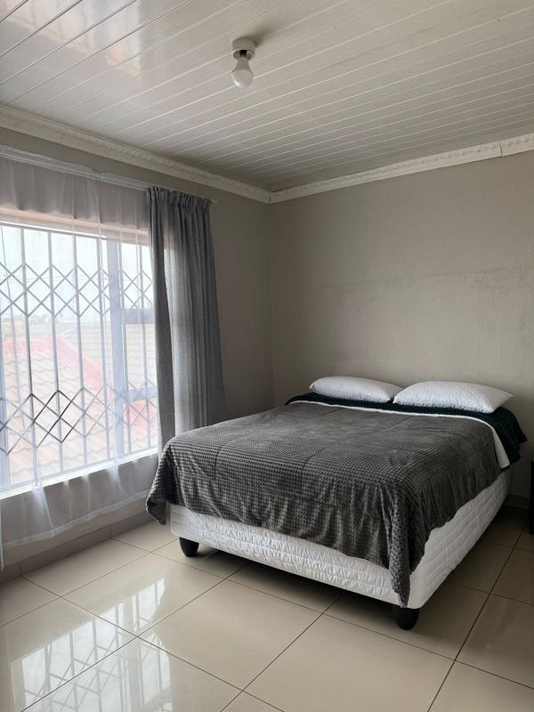 3 Bedroom Property for Sale in Protea North Gauteng