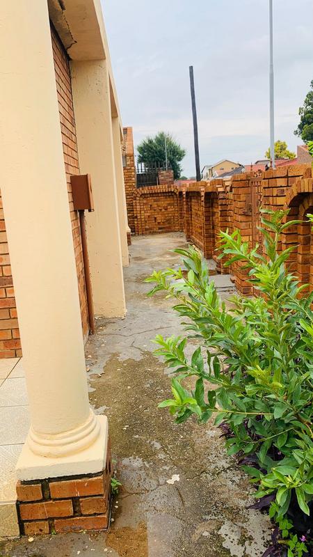 3 Bedroom Property for Sale in Protea North Gauteng