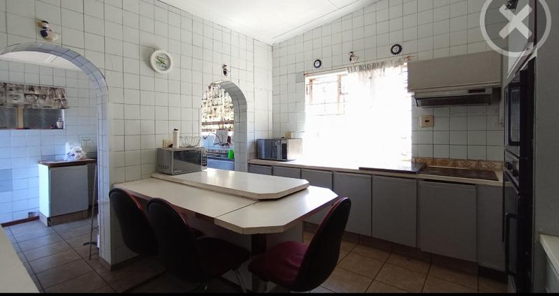 6 Bedroom Property for Sale in Rosettenville Gauteng