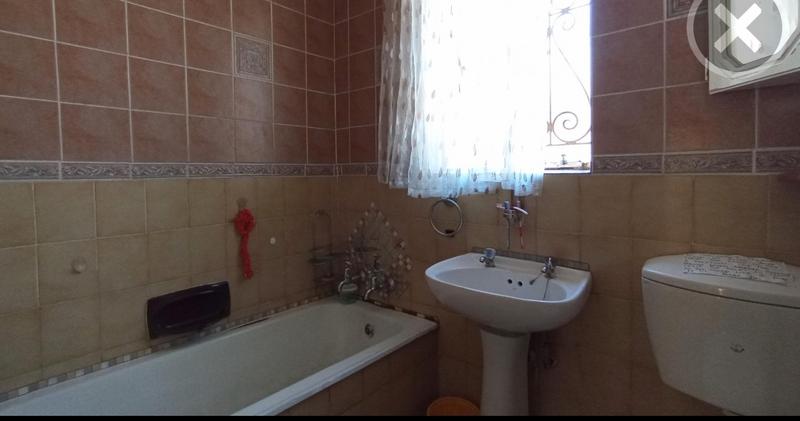 6 Bedroom Property for Sale in Rosettenville Gauteng