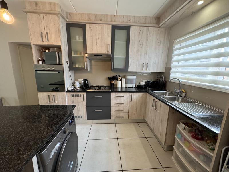 To Let 3 Bedroom Property for Rent in North Riding Gauteng