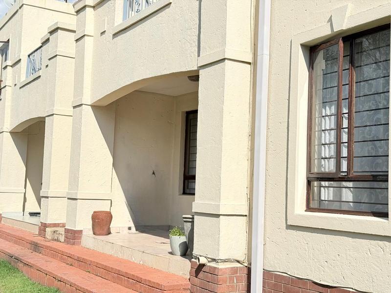 2 Bedroom Property for Sale in Fourways Gauteng