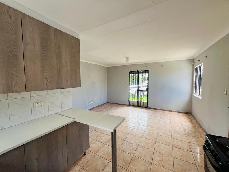 To Let 2 Bedroom Property for Rent in Ormonde Gauteng