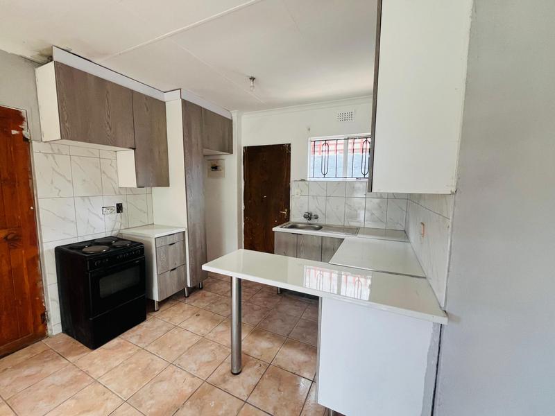 To Let 2 Bedroom Property for Rent in Ormonde Gauteng