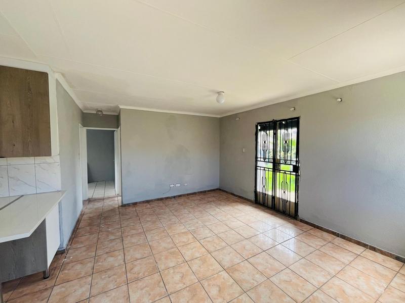 To Let 2 Bedroom Property for Rent in Ormonde Gauteng