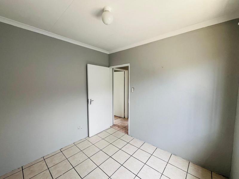 To Let 2 Bedroom Property for Rent in Ormonde Gauteng
