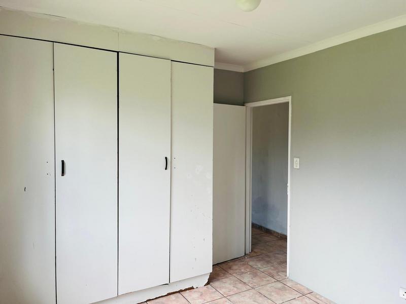 To Let 2 Bedroom Property for Rent in Ormonde Gauteng