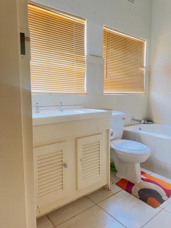 4 Bedroom Property for Sale in Wilro Park Gauteng