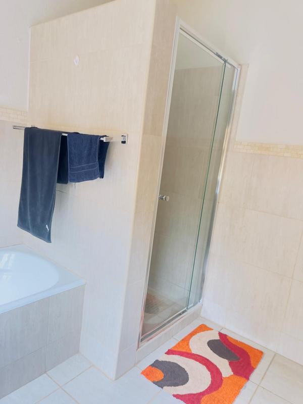 4 Bedroom Property for Sale in Wilro Park Gauteng