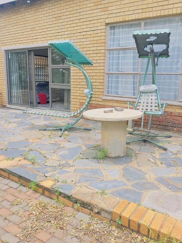 4 Bedroom Property for Sale in Wilro Park Gauteng