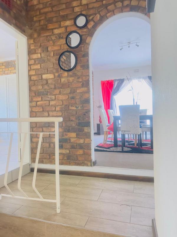 4 Bedroom Property for Sale in Wilro Park Gauteng