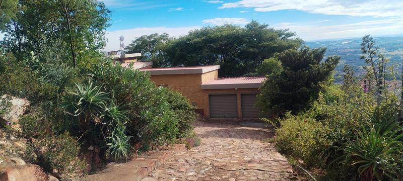 To Let 4 Bedroom Property for Rent in Wilro Park Gauteng