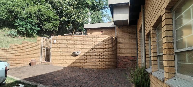 To Let 4 Bedroom Property for Rent in Wilro Park Gauteng