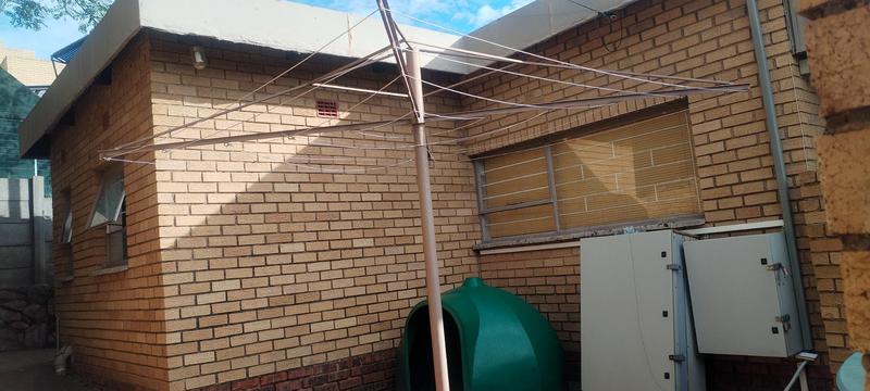 To Let 4 Bedroom Property for Rent in Wilro Park Gauteng