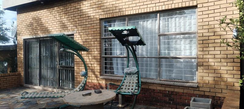 To Let 4 Bedroom Property for Rent in Wilro Park Gauteng