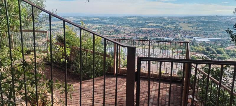 To Let 4 Bedroom Property for Rent in Wilro Park Gauteng