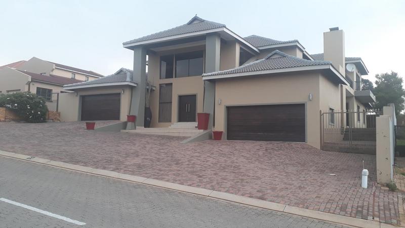5 Bedroom Property for Sale in Protea Ridge Gauteng