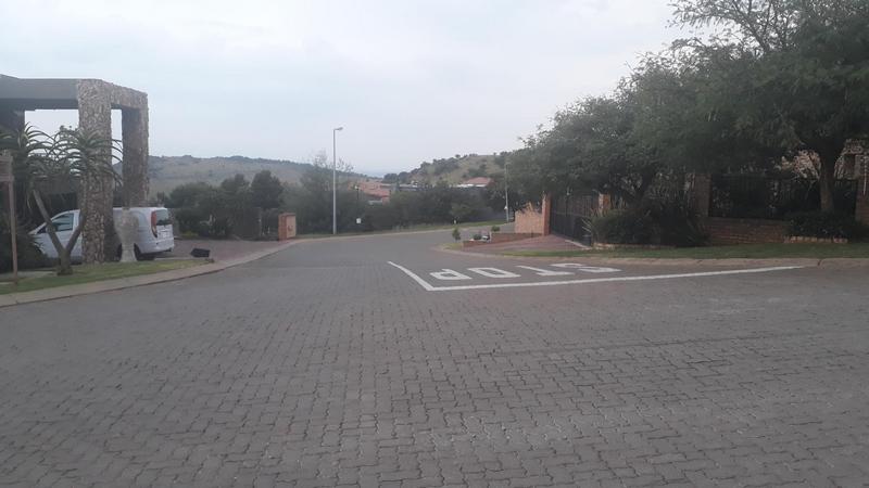 5 Bedroom Property for Sale in Protea Ridge Gauteng