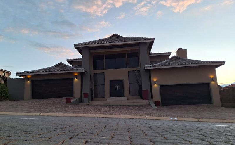 5 Bedroom Property for Sale in Protea Ridge Gauteng