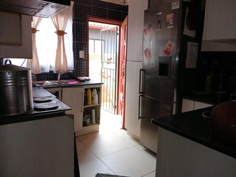 2 Bedroom Property for Sale in Lakeside Gauteng
