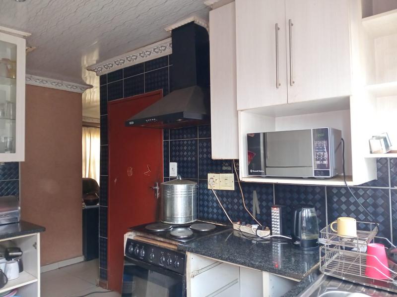 2 Bedroom Property for Sale in Lakeside Gauteng