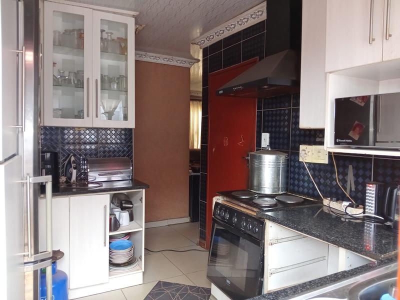 2 Bedroom Property for Sale in Lakeside Gauteng