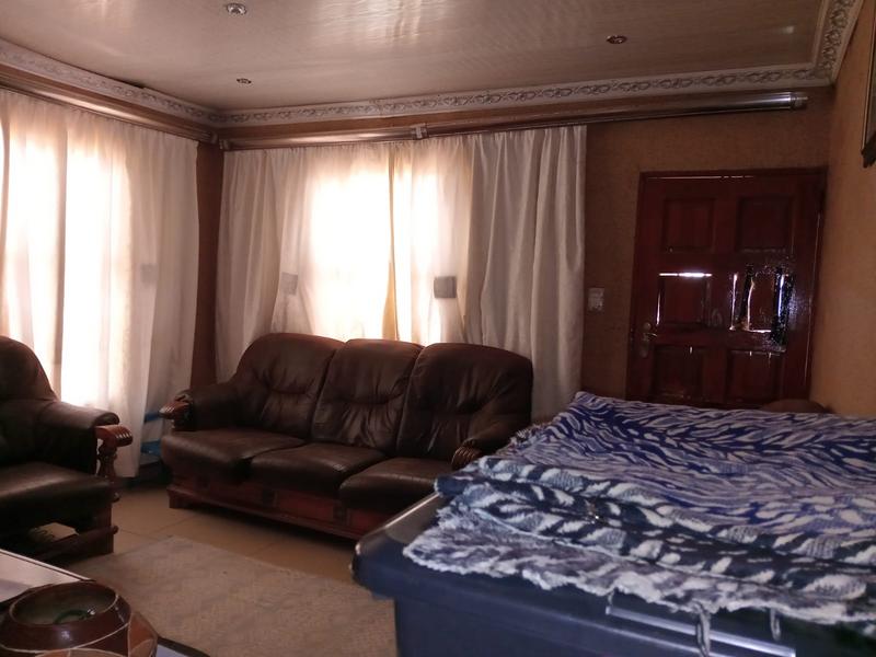 2 Bedroom Property for Sale in Lakeside Gauteng