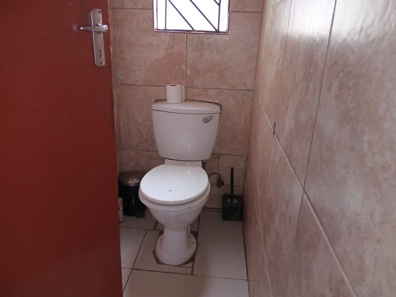 2 Bedroom Property for Sale in Lakeside Gauteng
