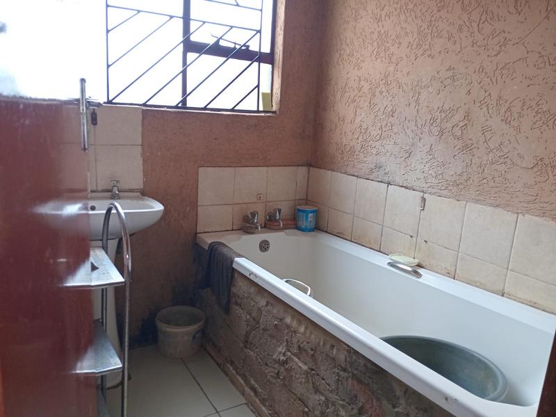 2 Bedroom Property for Sale in Lakeside Gauteng