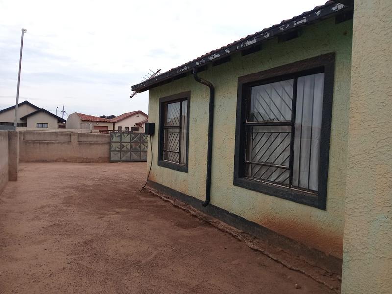 2 Bedroom Property for Sale in Lakeside Gauteng