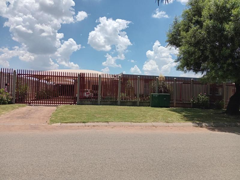 4 Bedroom Property for Sale in Vanderbijlpark CE Gauteng