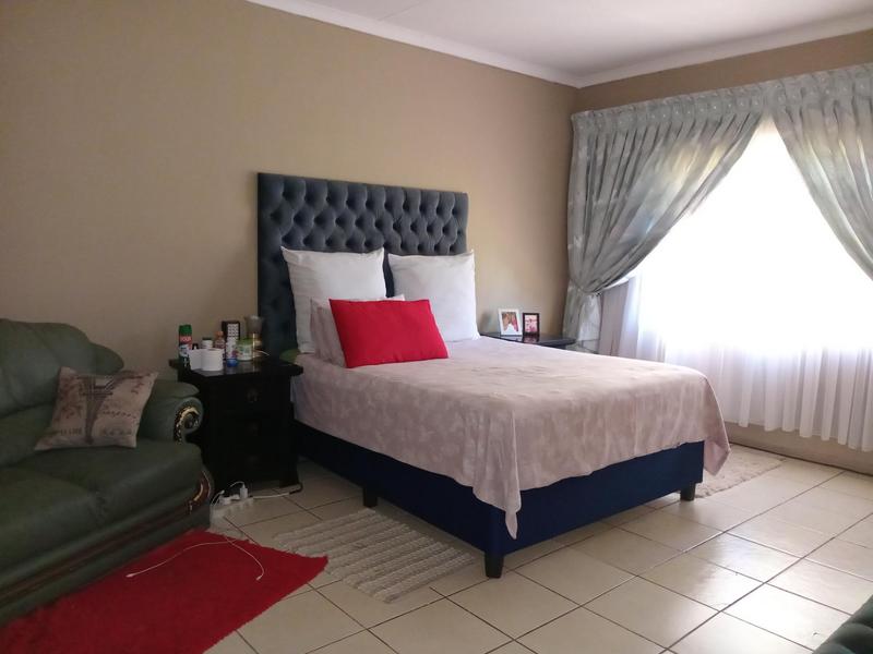 4 Bedroom Property for Sale in Vanderbijlpark CW 3 Gauteng