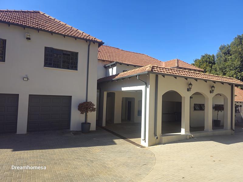 To Let 5 Bedroom Property for Rent in Houghton Estate Gauteng