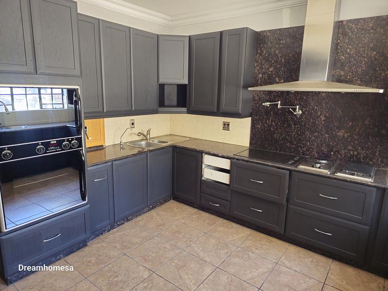 To Let 5 Bedroom Property for Rent in Houghton Estate Gauteng