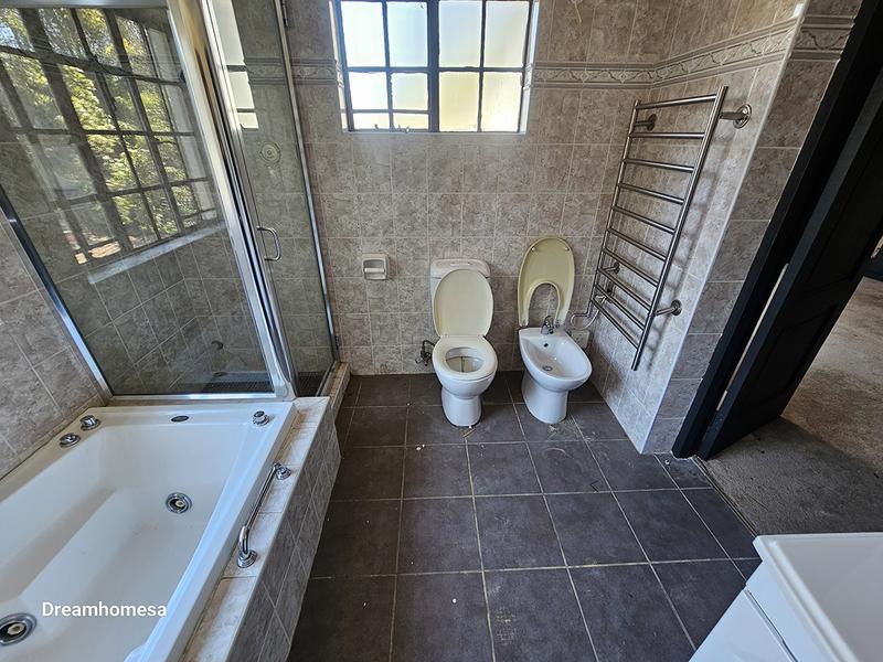 To Let 5 Bedroom Property for Rent in Houghton Estate Gauteng