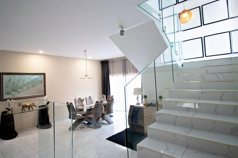 To Let 5 Bedroom Property for Rent in Hurlingham Gauteng