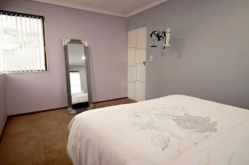 To Let 5 Bedroom Property for Rent in Hurlingham Gauteng