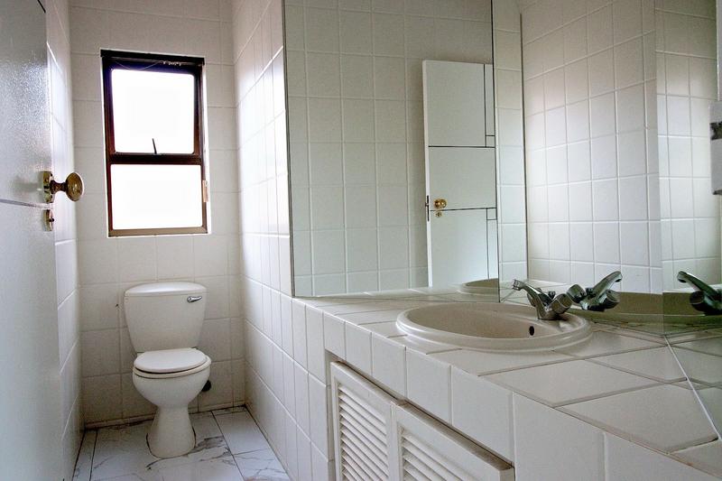 To Let 5 Bedroom Property for Rent in Hurlingham Gauteng