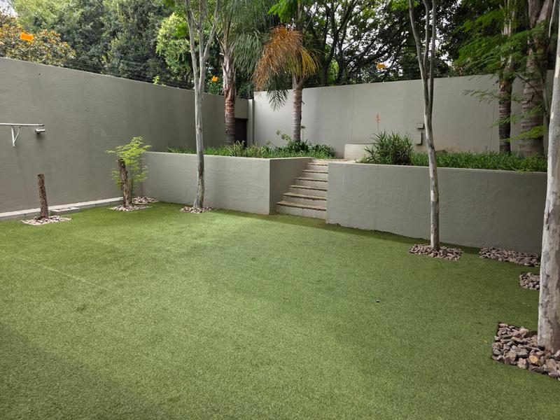 To Let 2 Bedroom Property for Rent in Strathavon Gauteng