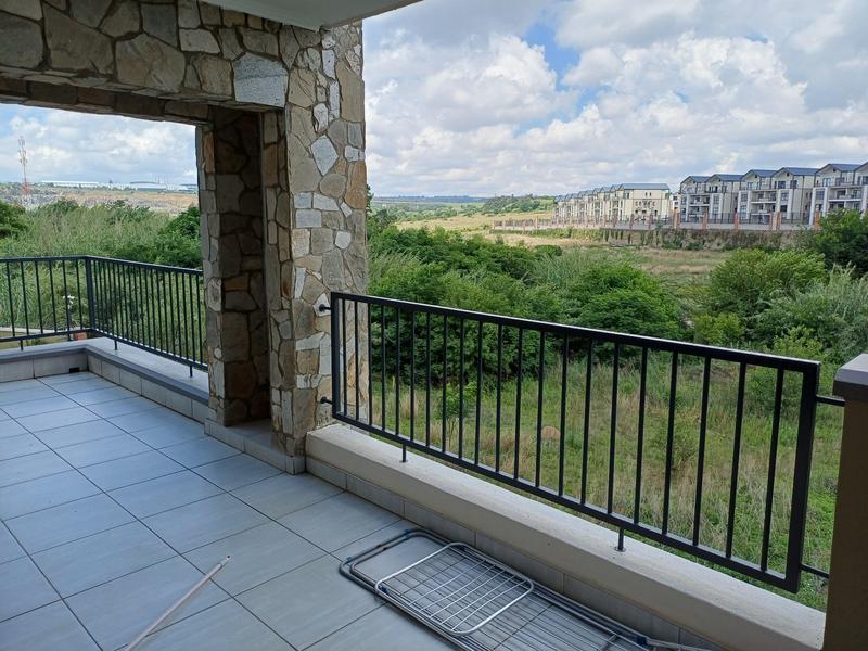 To Let 2 Bedroom Property for Rent in Waterfall Gauteng