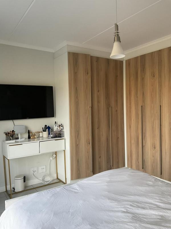 To Let 2 Bedroom Property for Rent in Waterfall Gauteng