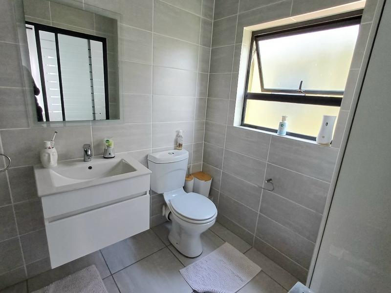 To Let 2 Bedroom Property for Rent in Waterfall Gauteng