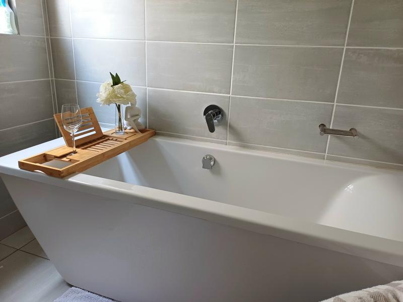 To Let 2 Bedroom Property for Rent in Waterfall Gauteng