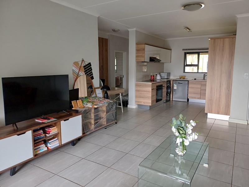 To Let 2 Bedroom Property for Rent in Waterfall Gauteng